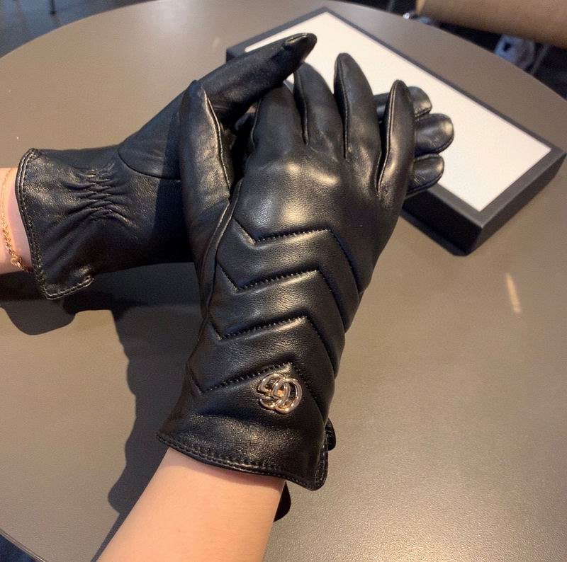 Gucci gloves hm44